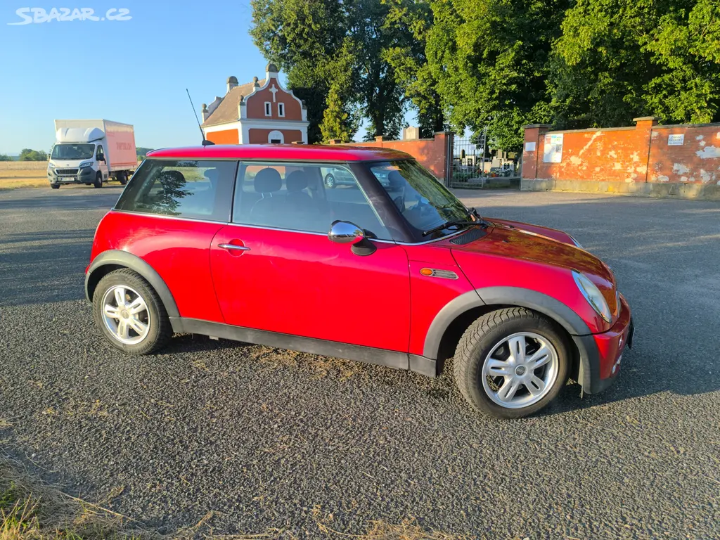 MINI One 1.6 66 kW, r. v. 2005 STK 8/2027